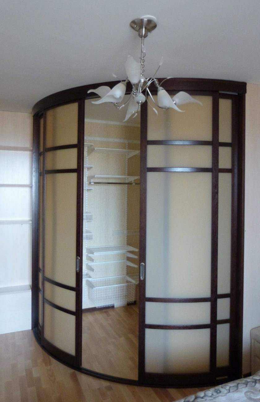 Радиусная полукруглая угловая гардеробная комната Каменск-Шахтинский