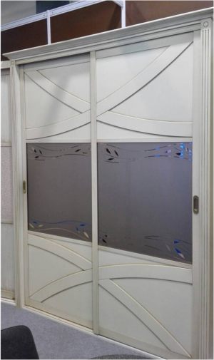 Классический шкаф купе с эксклюзивным декором Каменск-Шахтинский